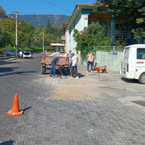 İlçemizde Yol Bakım ve Onarım Çalışmaları Hız Kesmeden Devam Ediyor