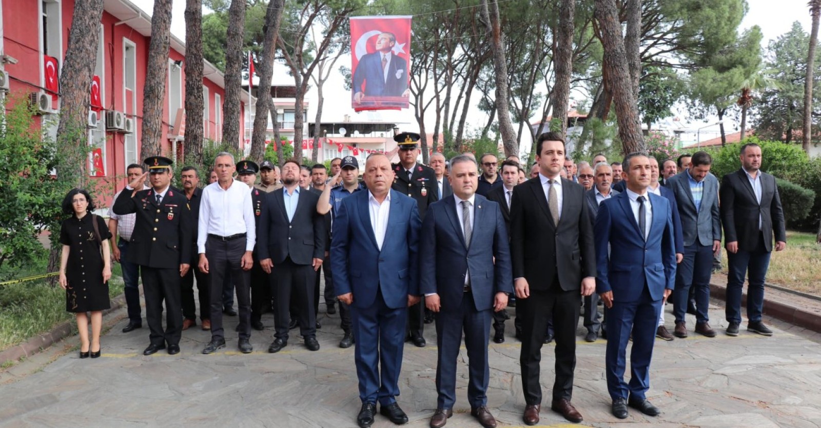 19 Mayıs Atatürk’ü Anma, Gençlik ve Spor Bayramı’nın 105. yıl dönümünde Çelenk Koyma Töreni Gerçekleştirildi