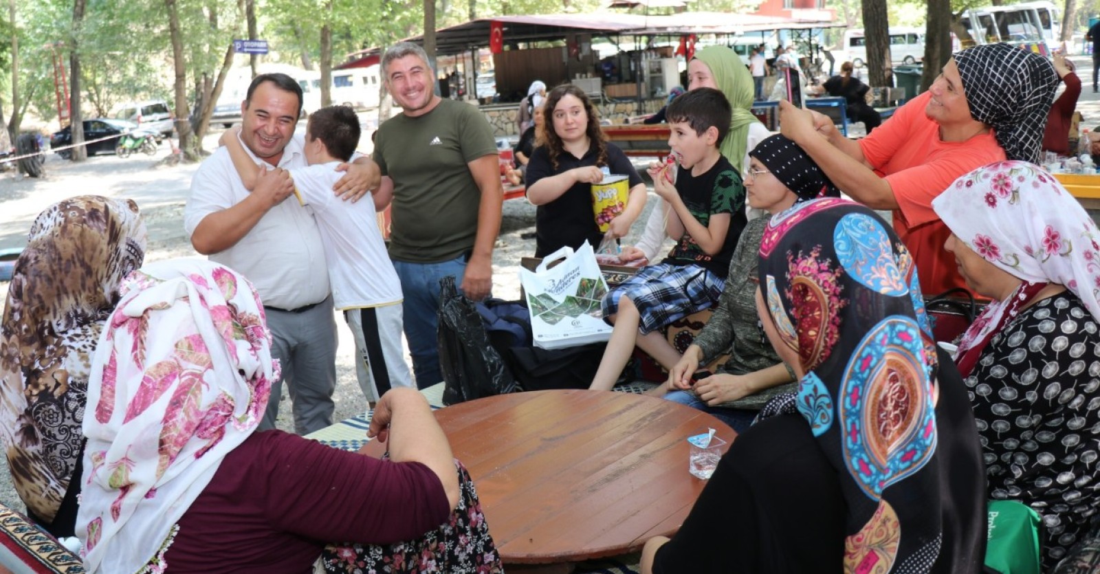 Pınarlı, Ziyaretli ve Kılavuzlar Mahallelerimizin Kıymetli Kadınlarını Adnan Menderes Piknik Alanımızda Ağırladık