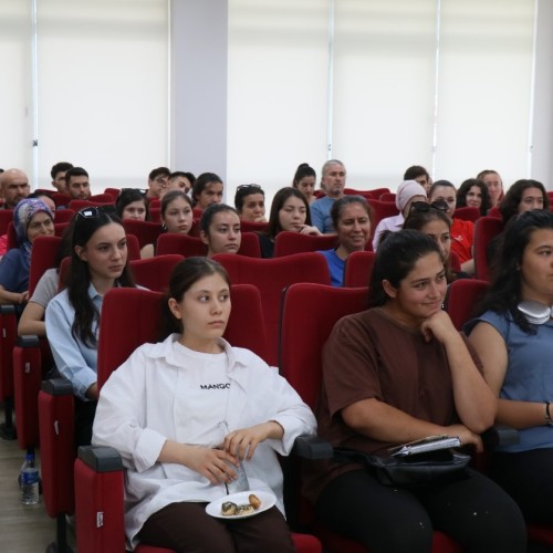 Bozdoğan Belediyesi’nden Gençlere YKS Tercihinde Danışmanlık Hizmeti