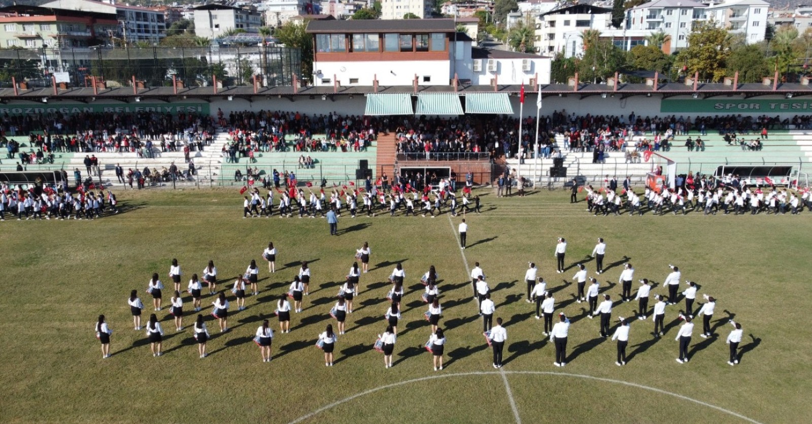 İlçe Stadında 29 Ekim Cumhuriyet Bayramı Coşkusu